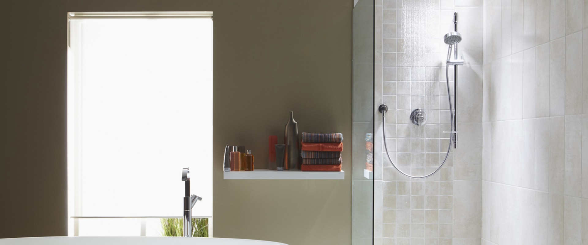 Bathtub vs. Shower: Which is the Better Option for Your Bathroom?